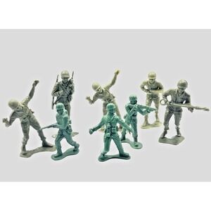 Green Army Men‎ Large Vintage 4-6" Tall Plastic Military Soldiers Lot of 8